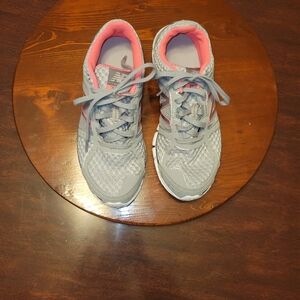 New Balance 750 v1 Women's Running Shoes - Grey & Neon Pink